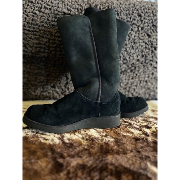 UGG Amie Black Suede Fur Wedge Boots Womens Size 8 - Picture 8 of 9